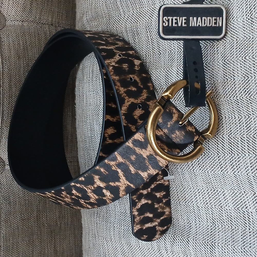 Steve Madden reversible belt